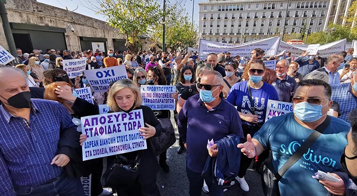 sto-syntagma-oi-stafidoparagogoi-tis-peloponnisou-upd-246025