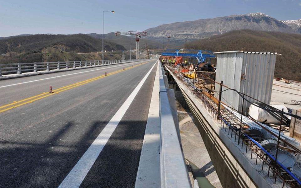 oristiko-prasino-fos-apo-komision-gia-ton-aftokinitodromo-patras-pyrgou-249775