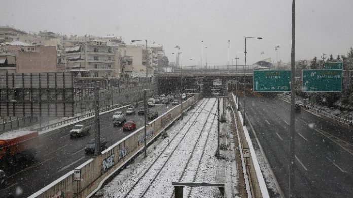 kakokairia-elpis-problimata-metakiniseis-metro-tram-kleinei-ethniki-odos-athinon-lamias