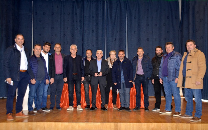 pak-thessalias-erchetai-meiosi-ton-agrotikon-epidotiseon-stous-thessalous-agrotes-mechri-52-256147