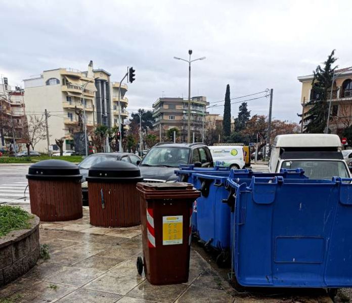 synexizetai-dianomi-kafe-kadon-epixeiriseis-komotinis-W700