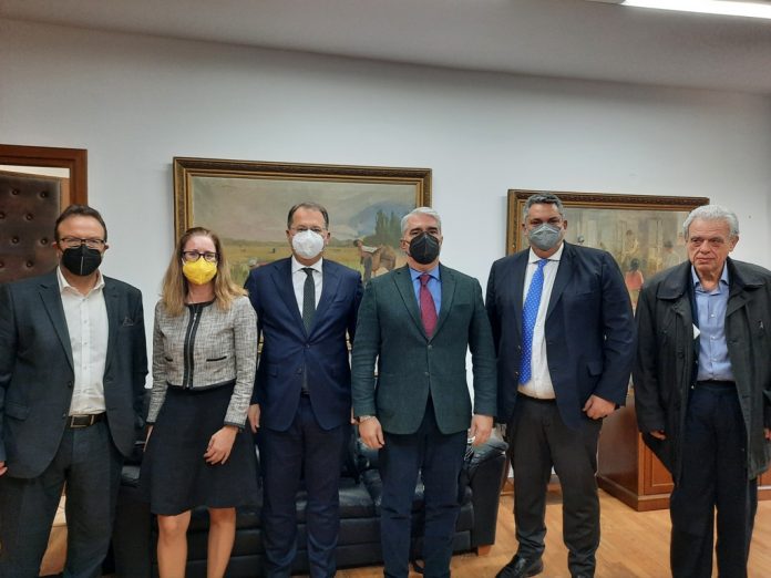 syskepsi-ypaat-ekseyresi-lysis-problima-ayksisis-kostous-zootrofon-lipasmaton