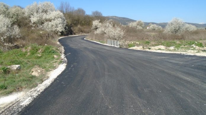 asfaltostrosi-agrotikon-dromon-ypsous-13-ekat-eyro-stin-zitsa-