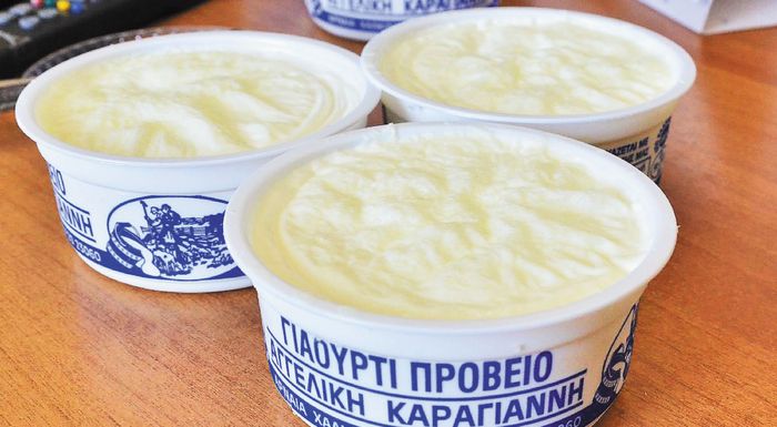 giaourti-arnaias-me-onomateponymo-kai-sima-poiotitas-topikou-proiontos-261591