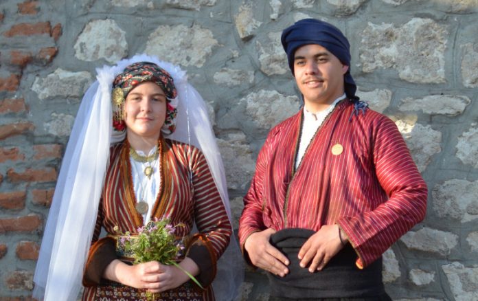 anaparastasi-soufliotikou-gamou-plaisia-ereynitikou-programmatos-xromata