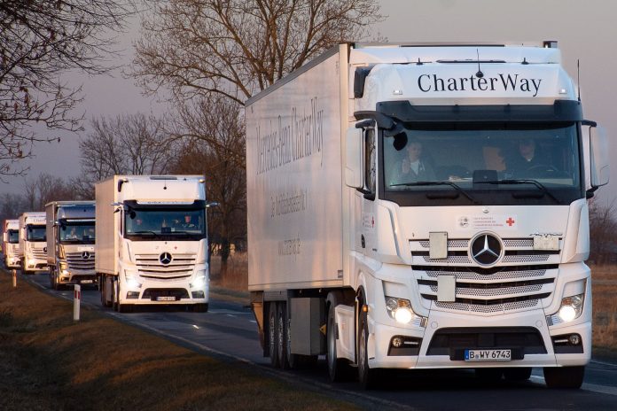 daimler-truck-ypostirizei-lao-oukranias