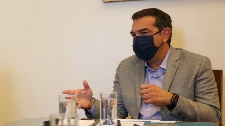 al-tsipras-apo-gpa-amesi-meiosi-tou-fpa-sta-trofima-kai-sta-proionta-mazikis-katanalosis-259174