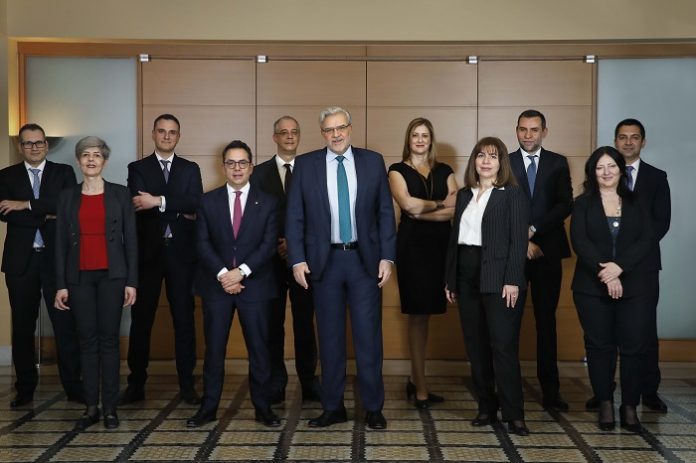 nees-diethneis-diakriseis-trapeza-peiraios-apo-ebrd
