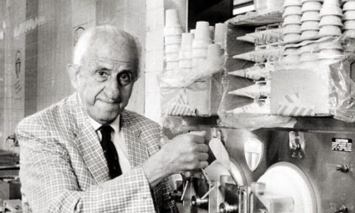 tom-carvel-3132101180