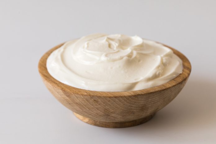 Greek,Yogurt,In,A,Wooden,Bowl.,Healthy,Breakfast.homemade,Fatty,Dairy