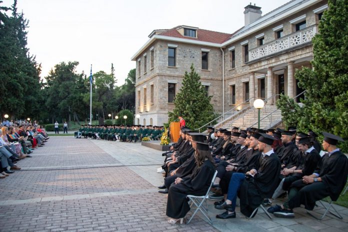 apofoitiseis-amerikanikis-georgikis-sxolis-perrotis-college