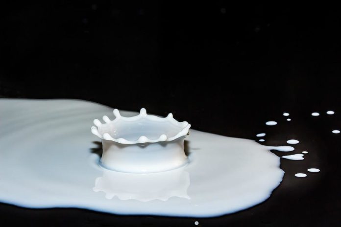 drops-of-milk-2062100_1280-1068x712