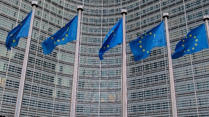 EUflagsflagEuropeanComission23510607