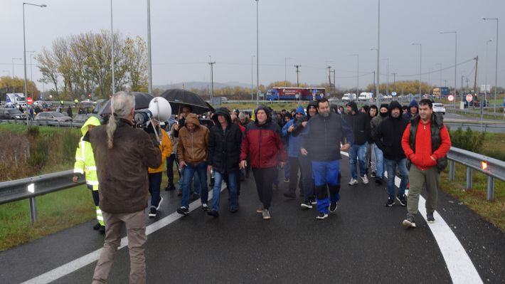 pem-apofasizoun-bloka-stin-panelladiki-agrotiki-syskepsi-sti-larisa-stis-8-ianouariou-280237