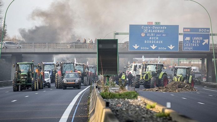 french-protest1