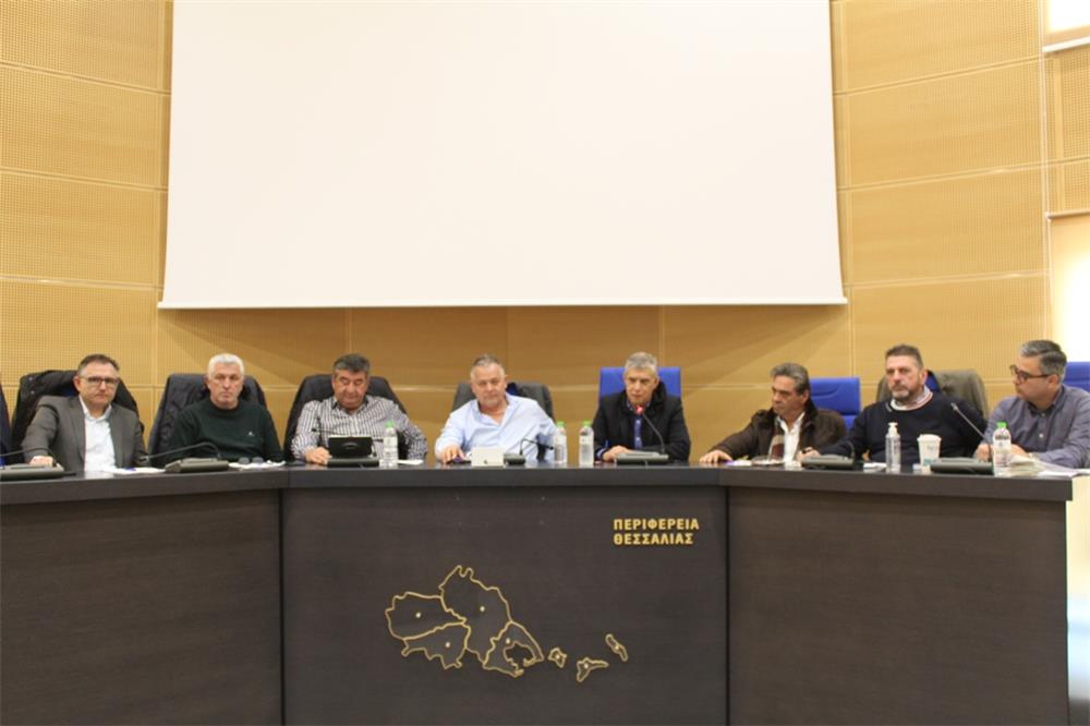 perifereia-thessalias-protypo-fotovoltaiko-parko-se-ardeftika-kanalia-tou-toev-pineiou-287280