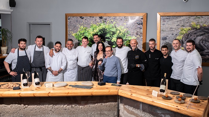 boutari-chefs-stories-gastronomia-me-aroma-santorinis-289562