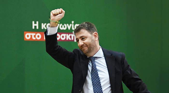 oi-politikoi-archigoi-µiloun-stin-ych-n-androulakis-pasok-kinima-allagis-fernontas-ton-protogeni-tomea-xana-sto-proskinio-295256