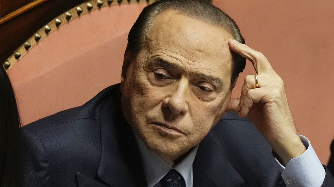 pethane-o-silvio-berlouskoni-o-kavaliere-den-einai-pia-edo-294502