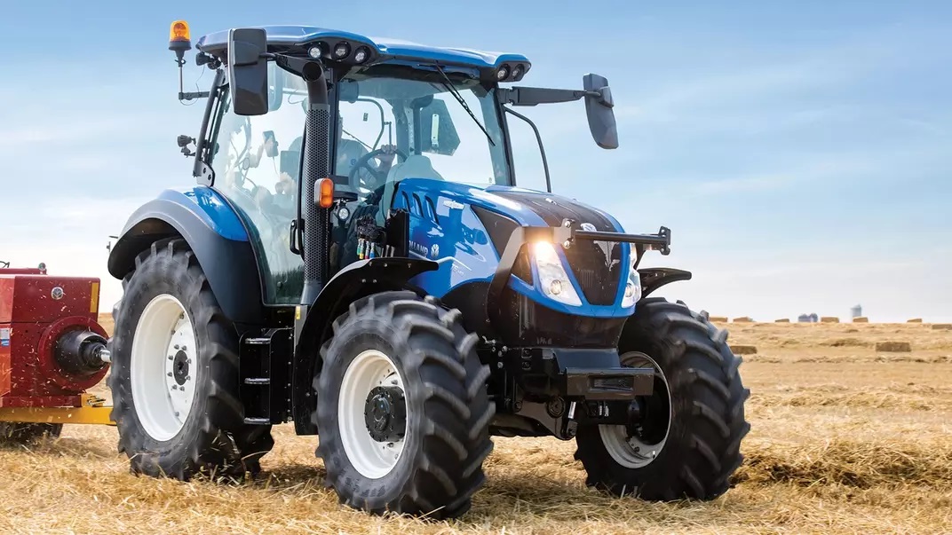 i-new-holland-parousiazei-to-neo-t5s-kai-to-anavathmismeno-t5-utility-powershuttle-298077