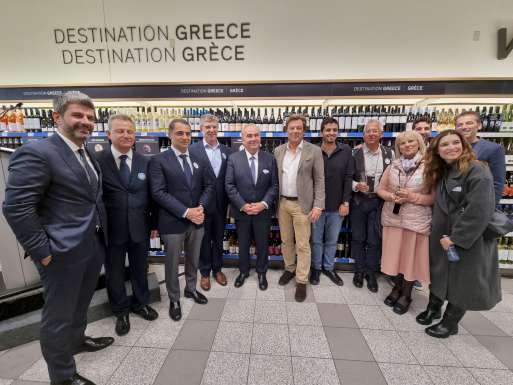 megali-symmetochi-sta-egkainia-tou-katastimatos-tis-lcbo-gia-to-elliniko-krasi-ston-kanada-305320