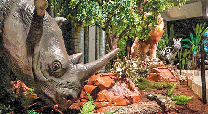 eco-zoo-to-thematiko-parko-me-ta-robotika-zoa-kai-tin-enimerosi-gia-to-fysiko-perivallon-305009