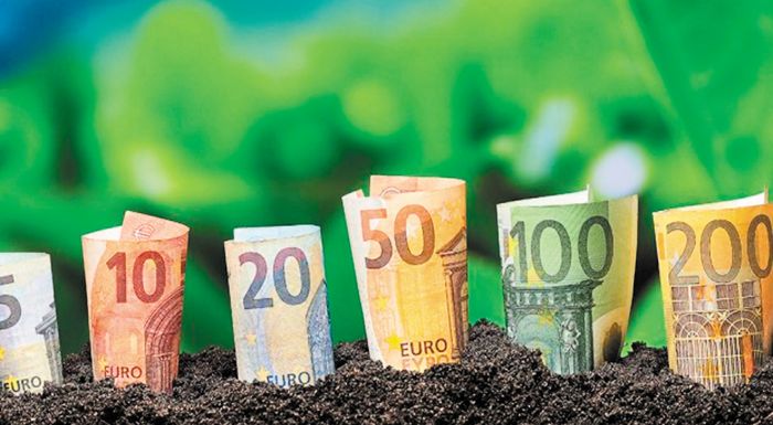 to-tholo-topio-ton-sporon-i-avevaiotita-ton-agroton-kai-i-kafti-patata-pou-kaleitai-na-diacheiristei-to-ypaat-308217