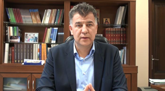 ypevale-tin-paraitisi-tou-apo-proedros-tou-opekepe-o-vangelis-simandrakos-310468
