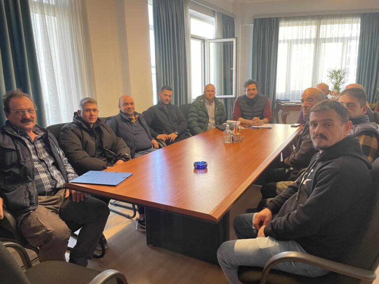 dimos-tyrnavou-anastoli-pliromis-timologion-ydrefsis-gia-tous-pligentes-ktinotrofous-312839