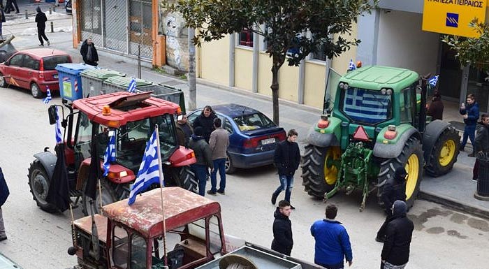 vgainoun-stous-dromous-ta-trakter-ton-agroton-tou-evrou-313721