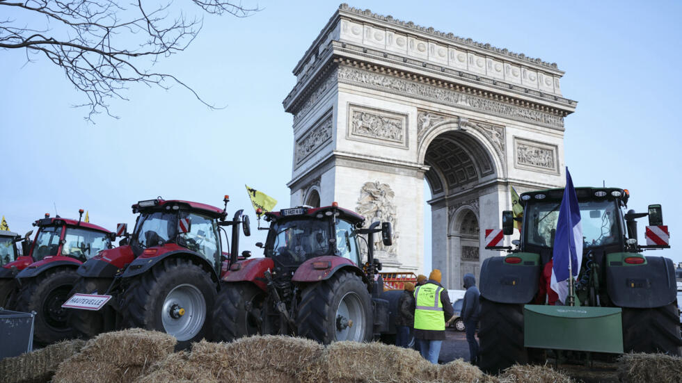 exinta-exi-syllipseis-kata-ti-diadilosi-agroton-stin-apsida-tou-thriamvou-sto-parisi-315556