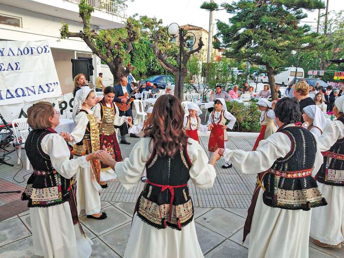arkitsa-anaviosi-tou-paradosiakou-ethimou-tis-romanas-320739