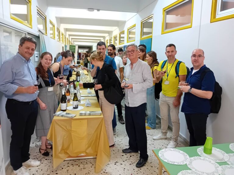 proionta-tis-thessalikis-gis-geftikan-oi-synedroi-tou-diethnous-synedriou-melissokomias-sti-larisa-322349