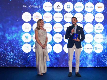 h-mercedes-benz-sto-hall-of-fame-ton-most-admired-companies-in-greece-326860