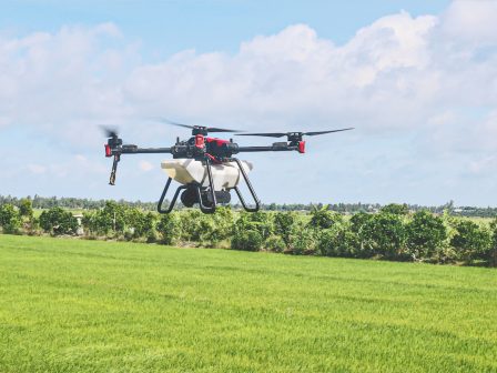 afxanetai-i-agora-georgikon-drones-330647