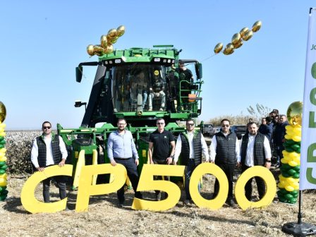i-agrotech-parousiase-ti-nea-seira-vamvakosyllektikon-michanimaton-john-deere-cp500-336434