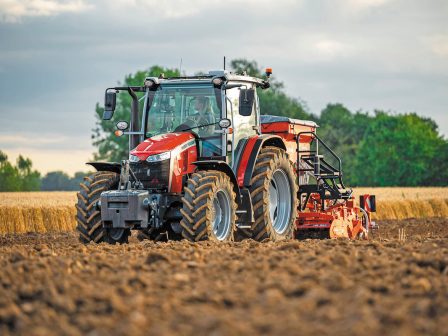 i-massey-ferguson-parousiazei-exi-montela-apo-95hp-eos-145hp-sti-nea-seira-mf-5m-337477