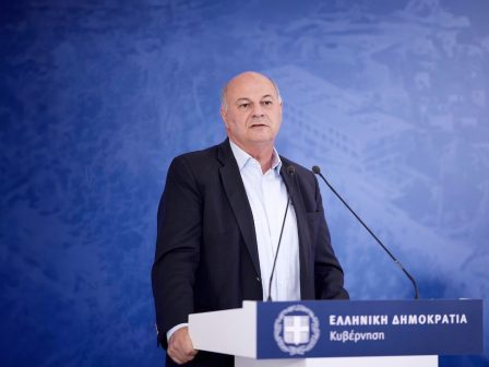 k-tsiaras-stochos-o-opekepe-na-metexelichthei-se-ena-sygchrono-diafani-dikaio-organismo-337935
