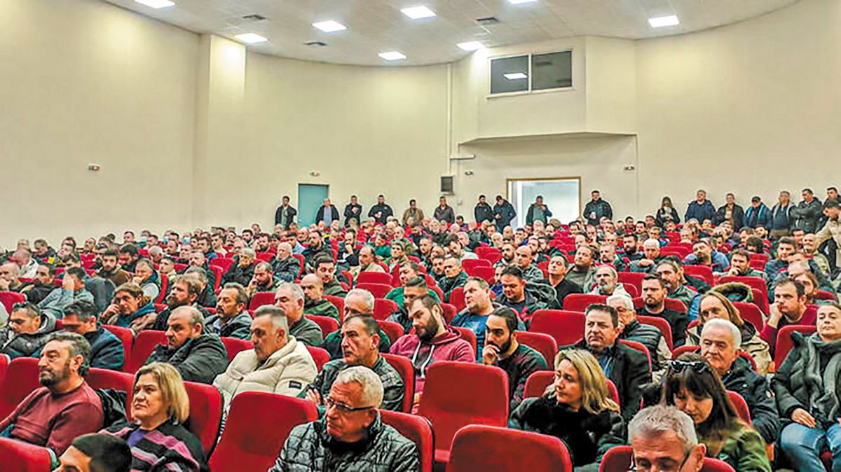 Μπλόκα μετά τις γιορτές ετοιμάζουν οι αγρότες