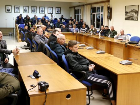 sto-bloko-tis-gyrtonis-kai-oi-elassonites-agrotes-344478