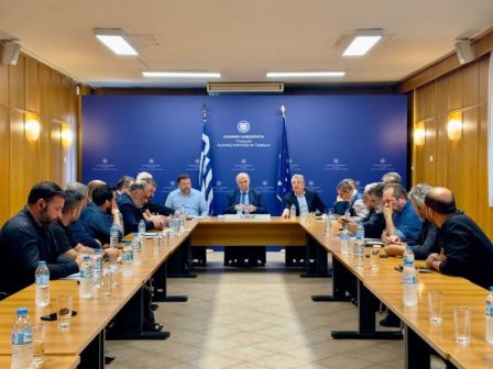 k-tsiaras-i-syskepsi-me-tous-agrotes-tis-kritis-einai-i-apodeixi-oti-me-dialogo-lynontai-ta-provlimata-345057