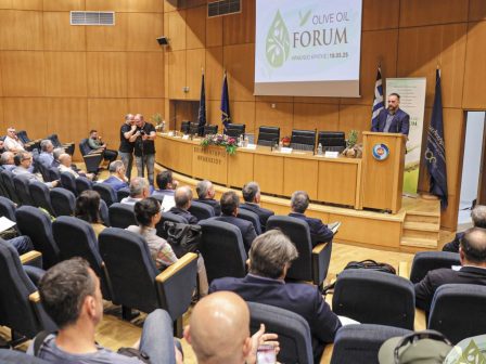 olive-oil-forum-stin-kriti-i-proti-diepangelmatiki-synantisi-gia-to-elaiolado-354083