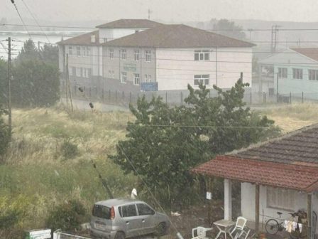 kastoria-xafniki-kataigida-en-meso-kafsona-astrapes-vrontes-kai-chalazi-355869