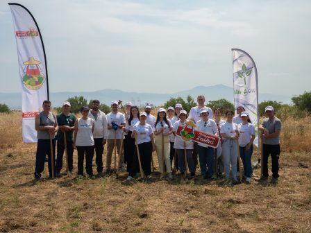 mazi-kanoume-kalo-h-omada-ethelonton-tis-barba-stathis-analamvanei-drasi-gia-to-perivallon-vinteo-356386