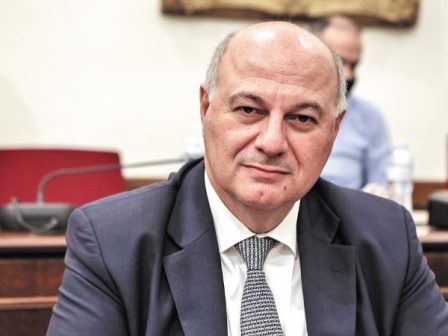 k-tsiaras-os-tetarti-diefthynsi-stin-aade-o-opekepe-kamia-allagi-stis-enischyseis-354674