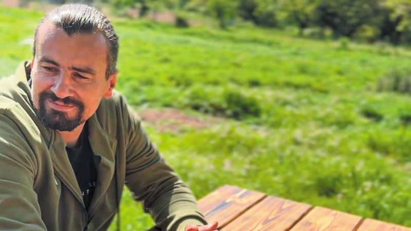 Ένας «Άνθρωπος του Βουνού» καλλιεργεί βότανα σε υψόμετρο 1.200 μέτρων Ένας «Άνθρωπος του Βουνού» καλλιεργεί βότανα σε υψόμετρο 1.200 μέτρων
