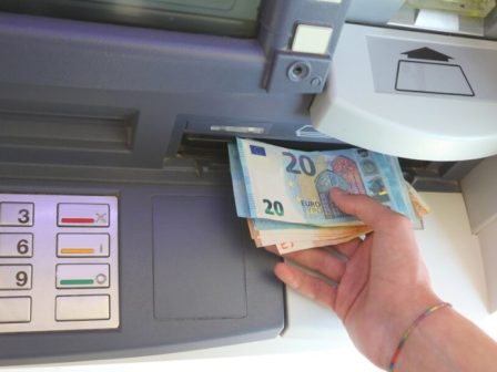 krisimi-i-epomeni-evdomada-gia-tis-pliromes-tou-opekepe-pistothikan-chthes-ta-prota-282-ekat-evro-gia-agroperivallontika-tou-2024-358794