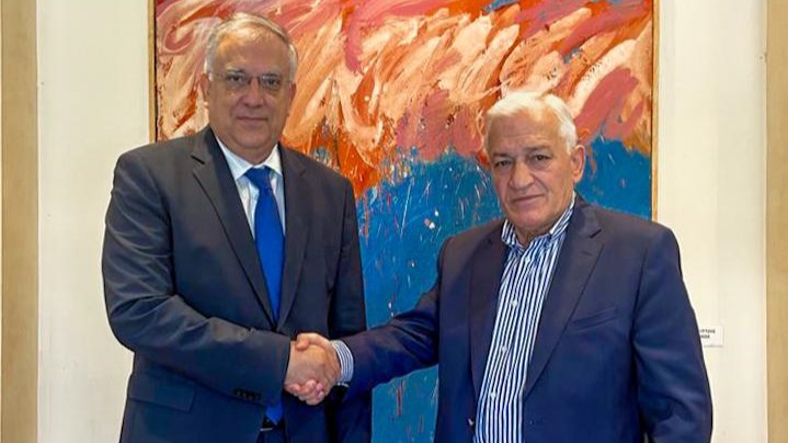 Οι λαϊκές αγορές στο επίκεντρο συνάντησης του προέδρου της ΚΕΔΕ με τον Τ. Θεοδωρικάκο