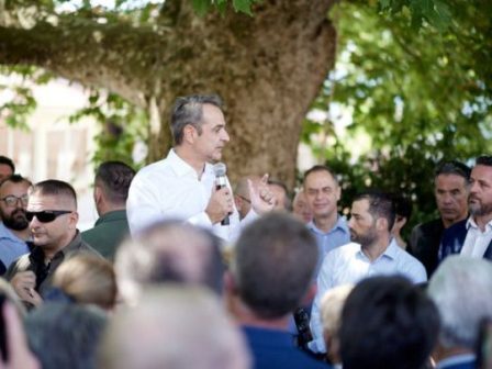 mitsotakis-apo-karpenisi-gia-ton-opekepe-tha-paroume-ta-lefta-piso-apo-tous-kleftes-358021