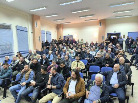 larisa-dynamikes-kinitopoiiseis-ton-noemvrio-proetoimazoun-agrotes-kai-ktinotrofoi-365350